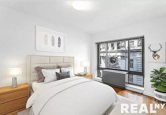 3rd image of 30 W 18th St APT 14B