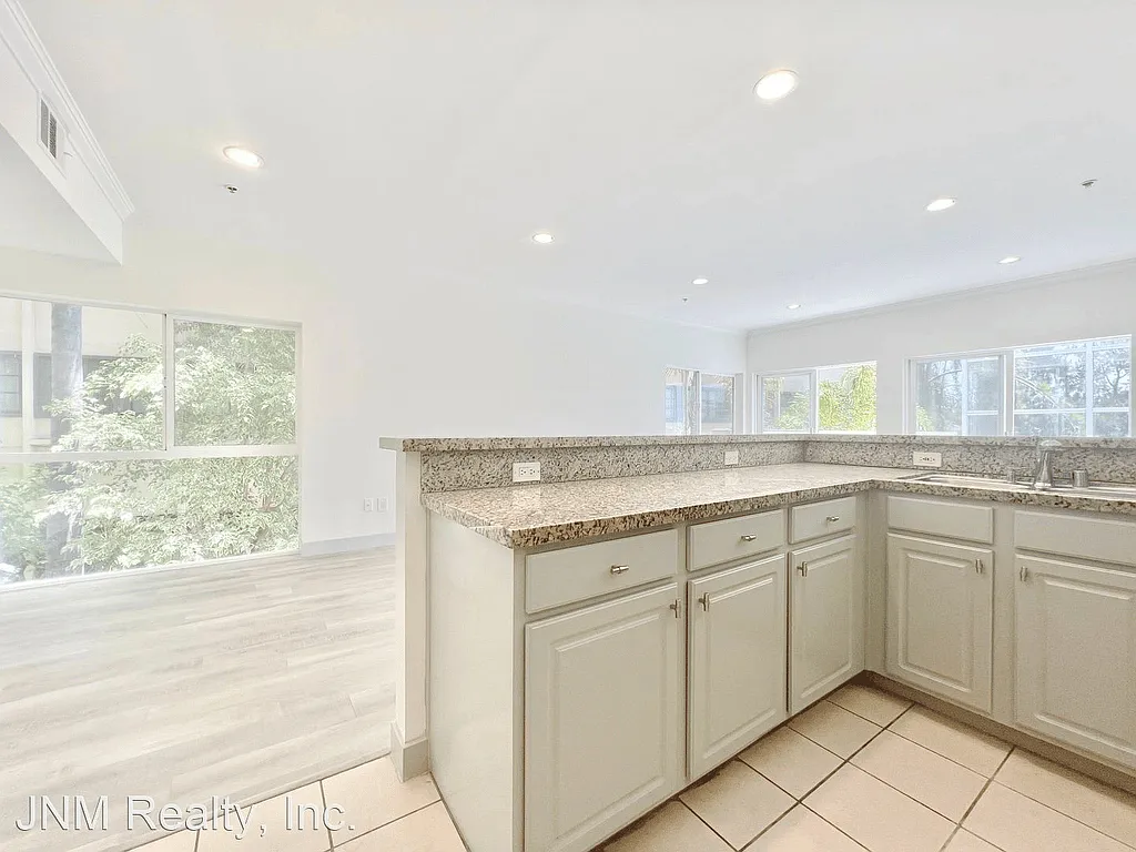2 bed, $3,700 — Photo 4