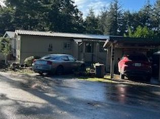 1765 Shorepines Dr, Coos Bay, OR 97420