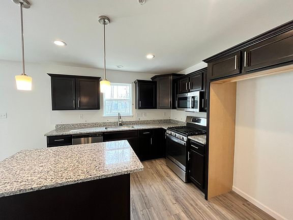 5th image of 122 Copperleaf Dr