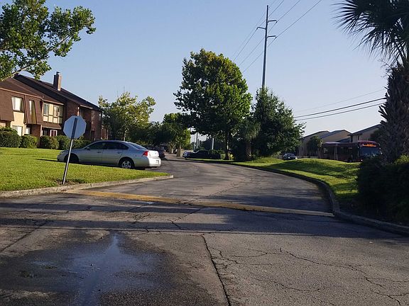 4th image of 2321 Tom Jones St