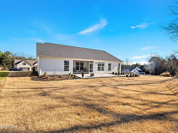 5th image of 215 Yona Way