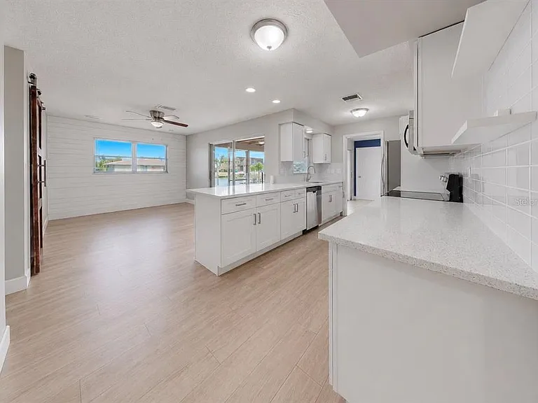 1729 Bikini Ct — Photo 11