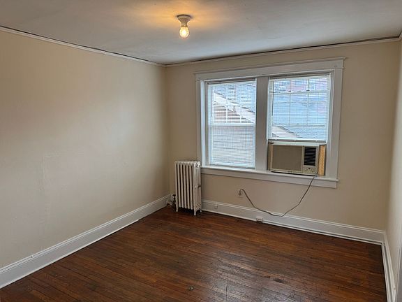 4th image of 1001 Gates Ave APT 9B