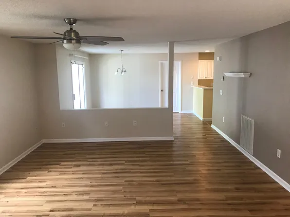 4102 Breezewood Dr #101, Wilmington, NC 28412