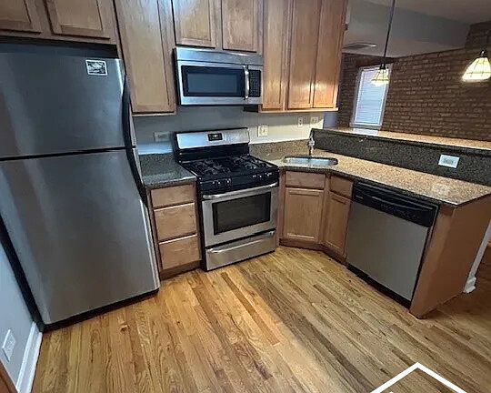 2nd image of 2340 W Granville Ave #1