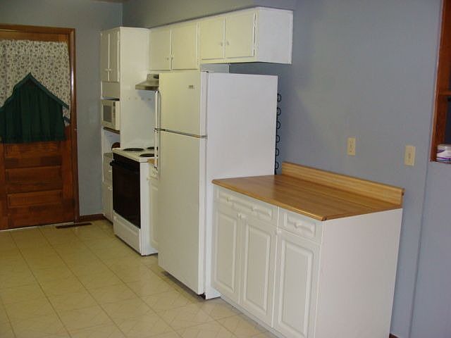 2nd image of 313 W 8th St