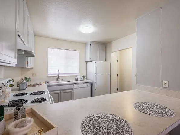 Brentwood Apartments, 5118 Monaco Dr #5154-F, Pleasanton, CA 94566