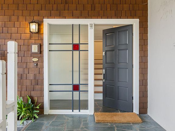3rd image of 85 Shelley Drive