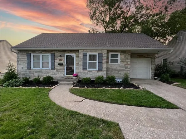 5004 Juniper St, Mission, KS 66205