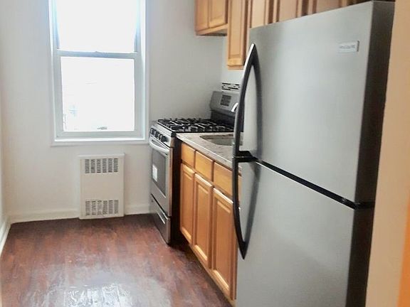 5th image of 8455 Daniels St APT 2L