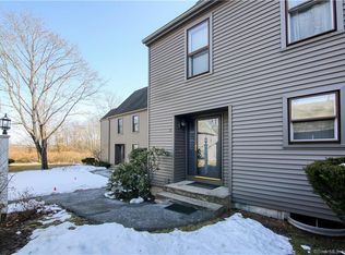 39 Danforth Ln, Rocky Hill, CT 06067