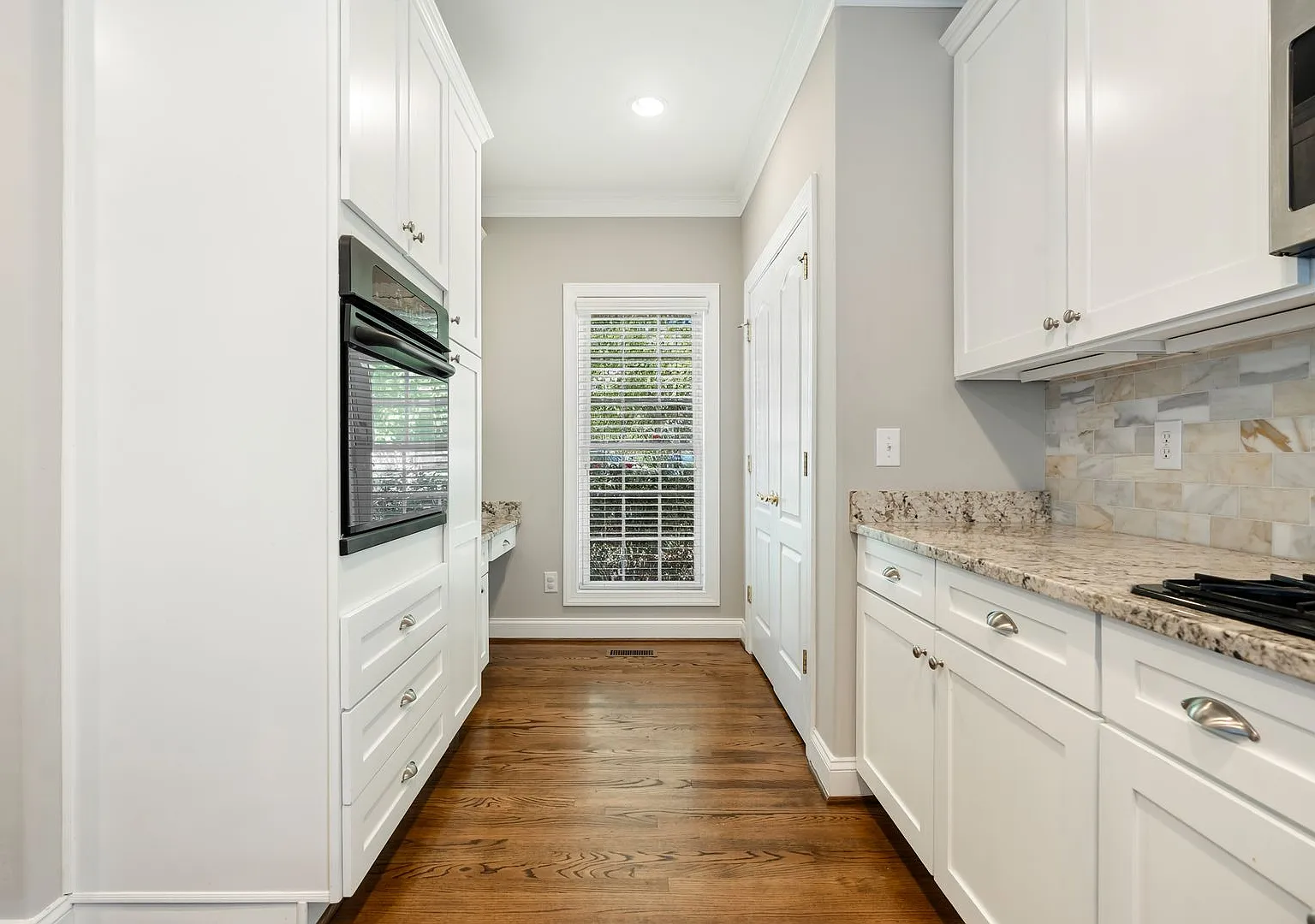 Welcome to Governor's Village Sprawling one level living with added Bonus space — Photo 3