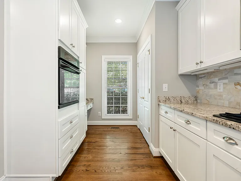 30135 Porter Dr — Photo 3
