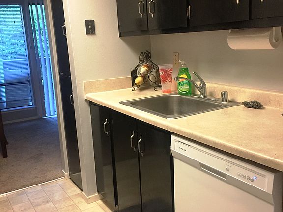 5th image of 2424 Larkspur Ln APT 216