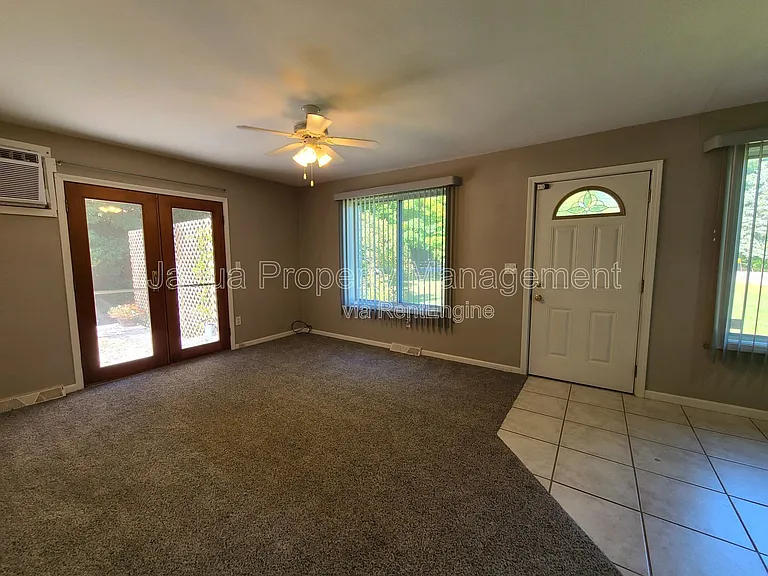 3970 Meadowbrook Rd — Photo 3