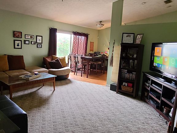 2nd image of 435 SW Kabot Ave
