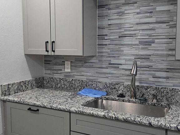 5th image of 6034 Indrio Rd APT 5