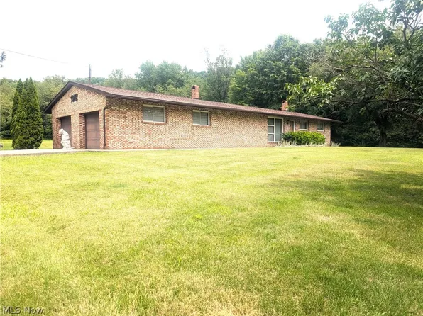 5779 Greer Dr SE, Uhrichsville, OH 44683