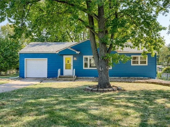 4701 S Crysler Dr, Independence, MO 64055