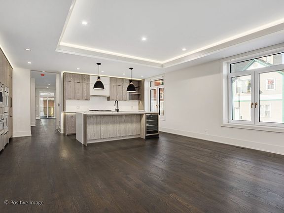 5th image of 1360 W Walton St #1E