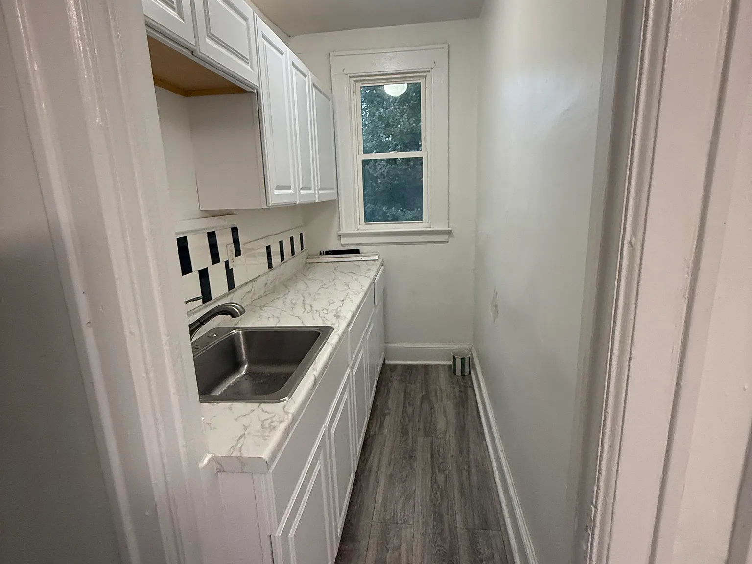 2 bed, 1000 sqft, $1,850 — Photo 2