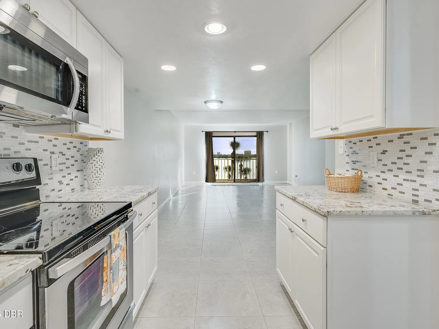 2 bed, 2.0 bath, 1013 sqft, $1,750 — Photo 3