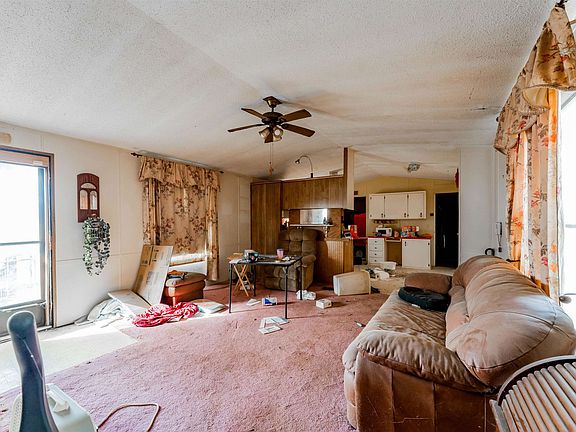 4th image of 420 E Nicole Cir