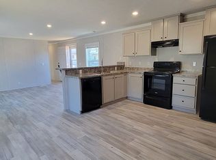 304 W 5th St, Ferrelview, MO 64163