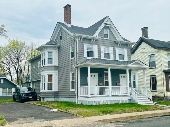 160 1st St #B, Keyport, NJ 07735