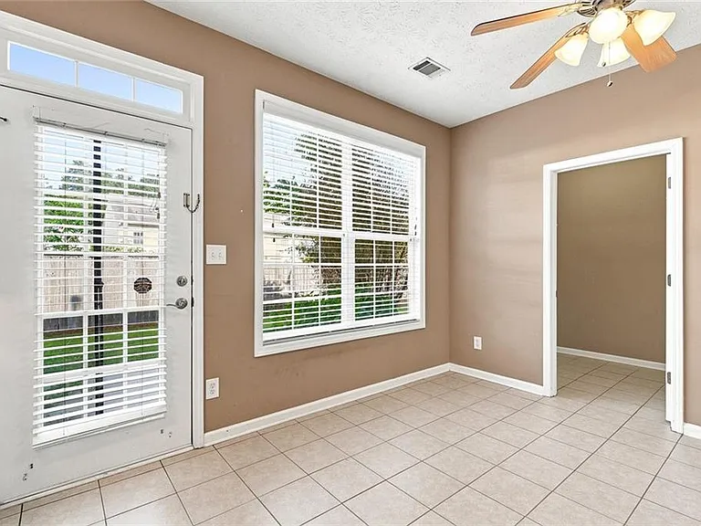 3063 Kentmere Dr — Photo 11