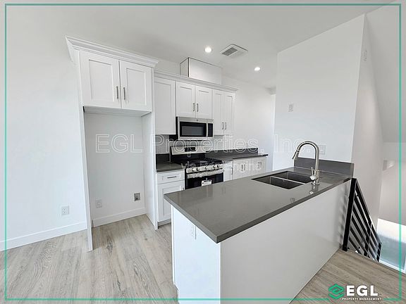 3rd image of 15314 Grevillea Ave