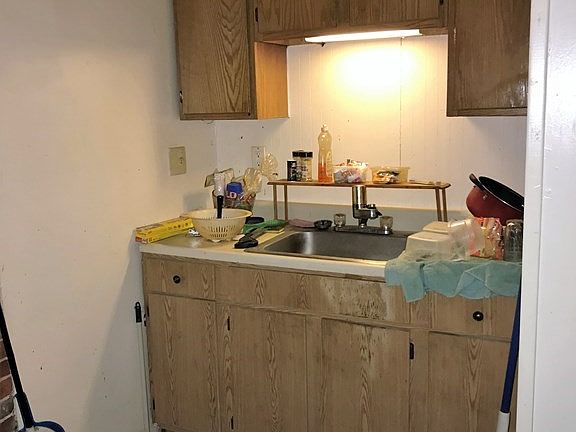 3rd image of 165 River St #167