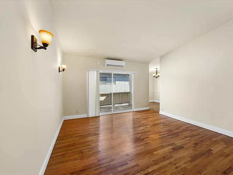 11719 Mayfield Ave #6 — Photo 10