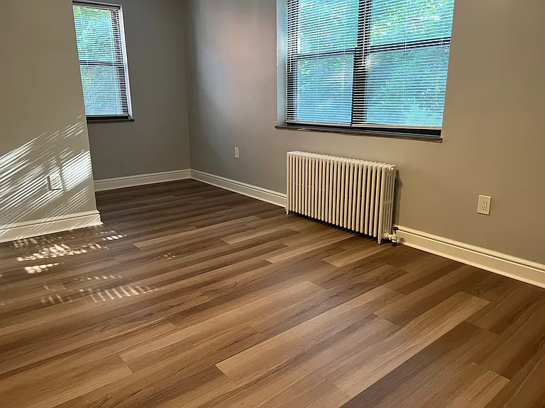 Royal Gardens Apartments — Photo 45
