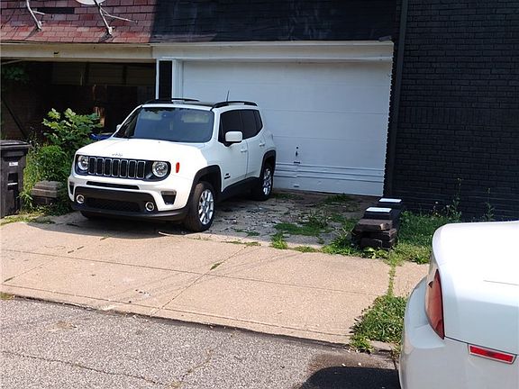 5th image of 10809 Woodstock Ave