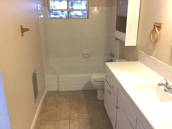 5th image of 2600 Haley St #2