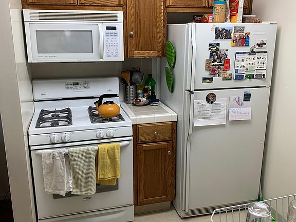5th image of 1025 Mallet Ct APT 2