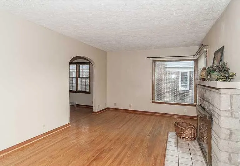 1109 N Downey Ave — Photo 8