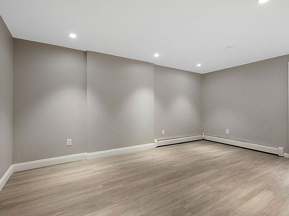 2nd image of 2310 Cambreleng Ave