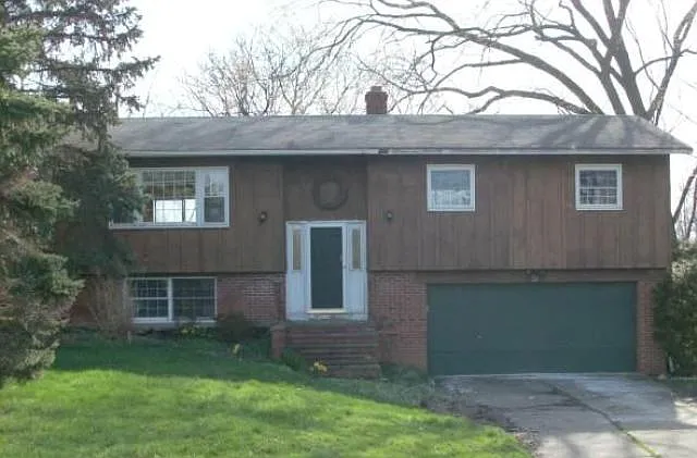 19207 Howe Rd photo 1
