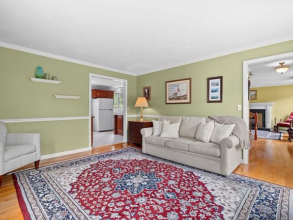 5th image of 799 Hanover St