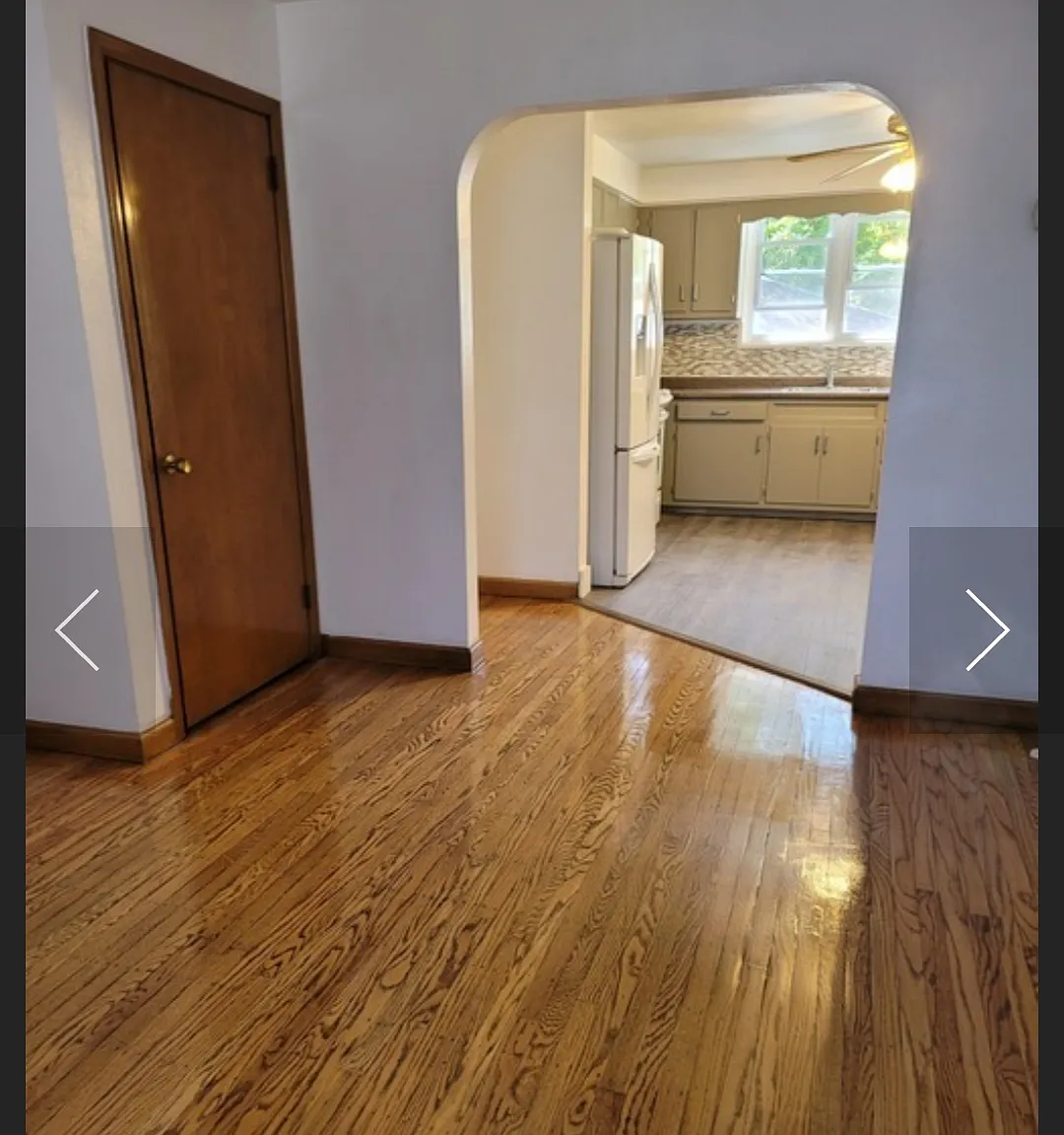 100 E Park Ave — Photo 3