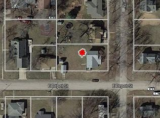 207 S Cottage St, Exira, IA 50076