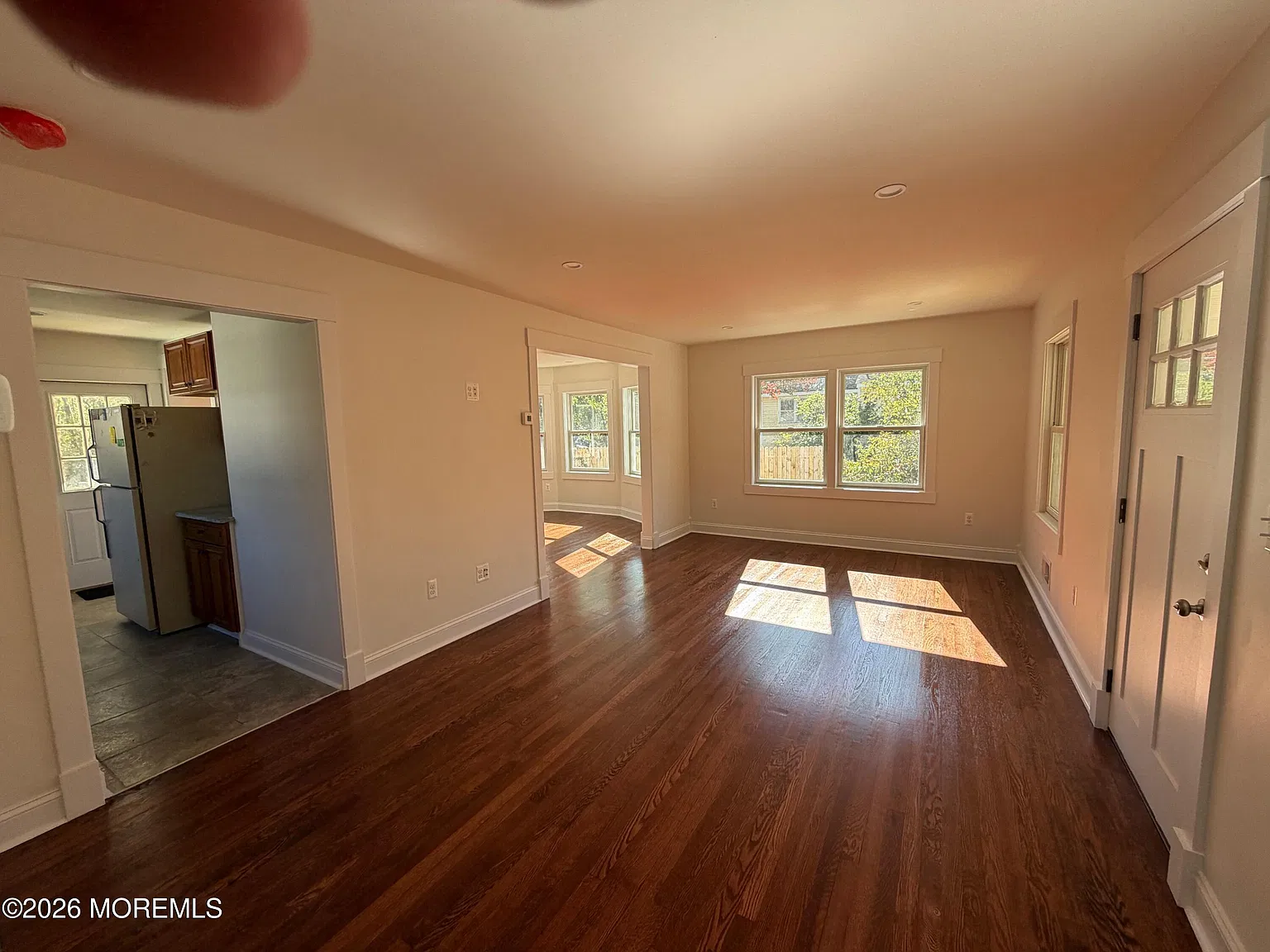 3 bed, 1306 sqft, $3,000 — Photo 2