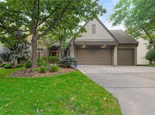 4217 W 114th St, Leawood, KS 66211