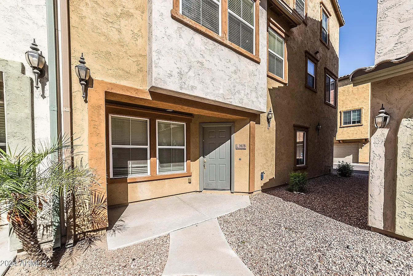 N 78th Gln, Phoenix — Photo 2