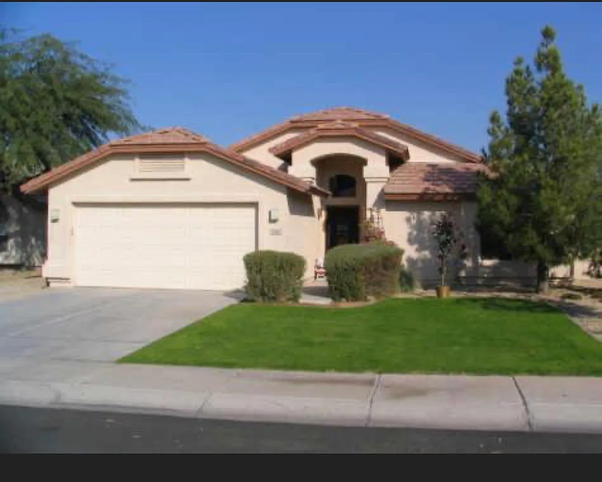 E Rawhide St, Gilbert — Photo 1