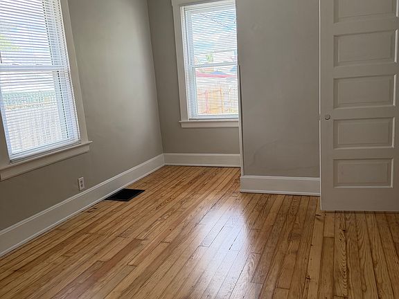 5th image of 614 N E St