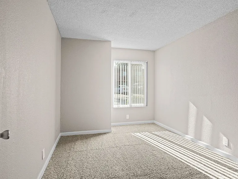 2433 Country Club Blvd — Photo 16